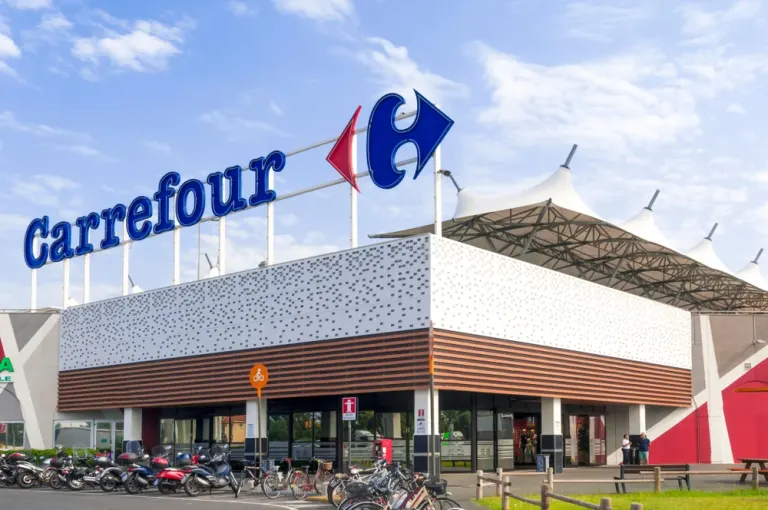Carrefour storefront